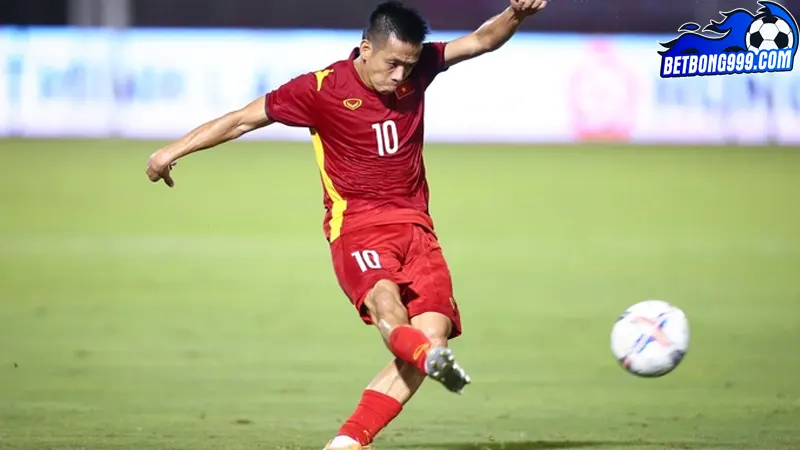 Văn Quyết giành Quả bóng vàng Việt Nam 2022